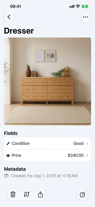 Item detail screen with structured fields in Retinelle